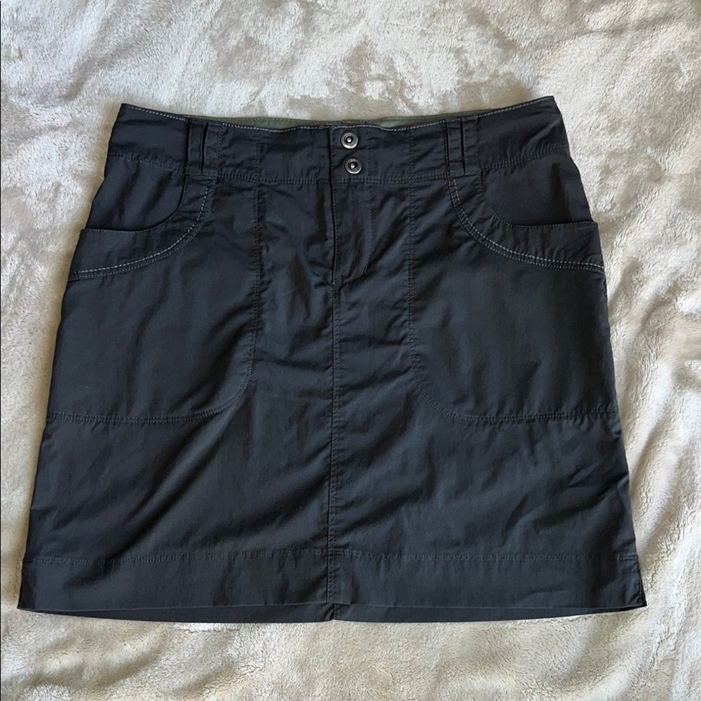 REI Miniâ Skirt Womens Size 2
Lightweight Embroidered Gray Pockets